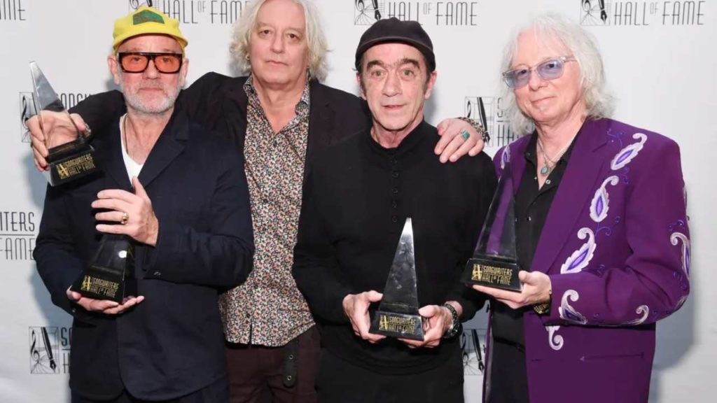 R.E.M. tras la marcha de Bill Berry: ¿adiós al núcleo creativo?