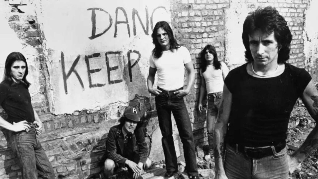 AC/DC, humor, polémica y una canción que nunca suena en vivo