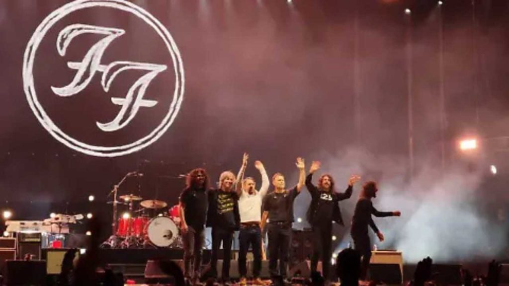 Foo Fighters, ausencia de Pat Smear y llegada de Jason Falkner