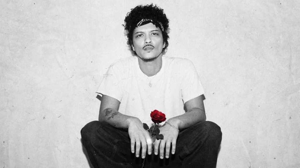 Bruno Mars apuesta por el amor como concepto central