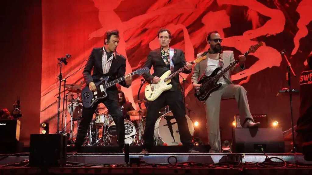 Fobia revive clásicos y reafirma su legado en el Vive Latino