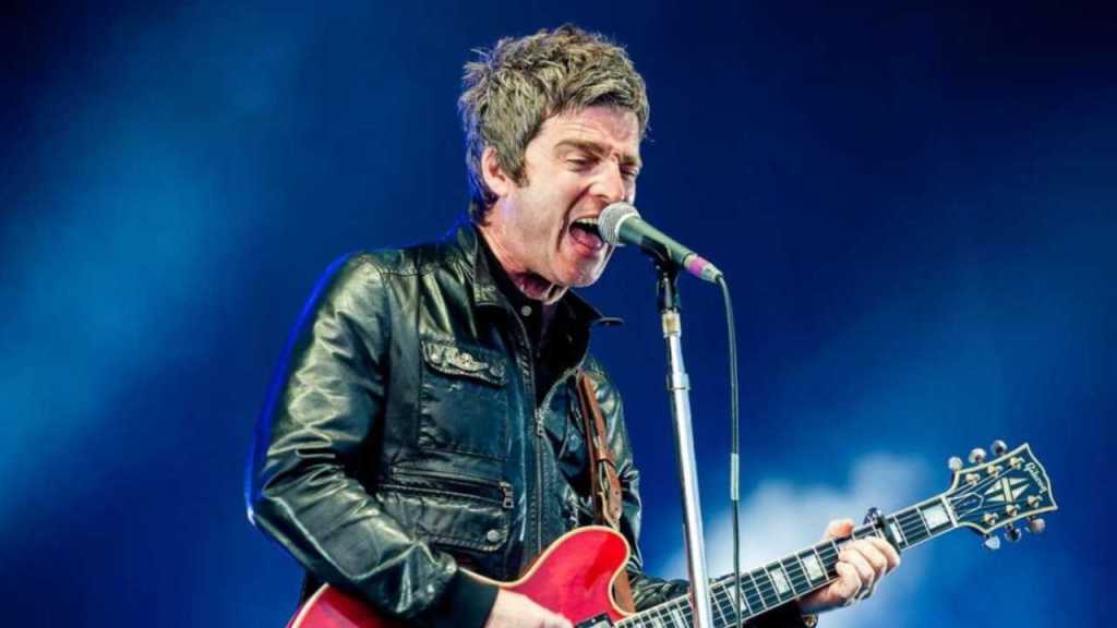 Noel Gallagher defiende la tradición futbolera