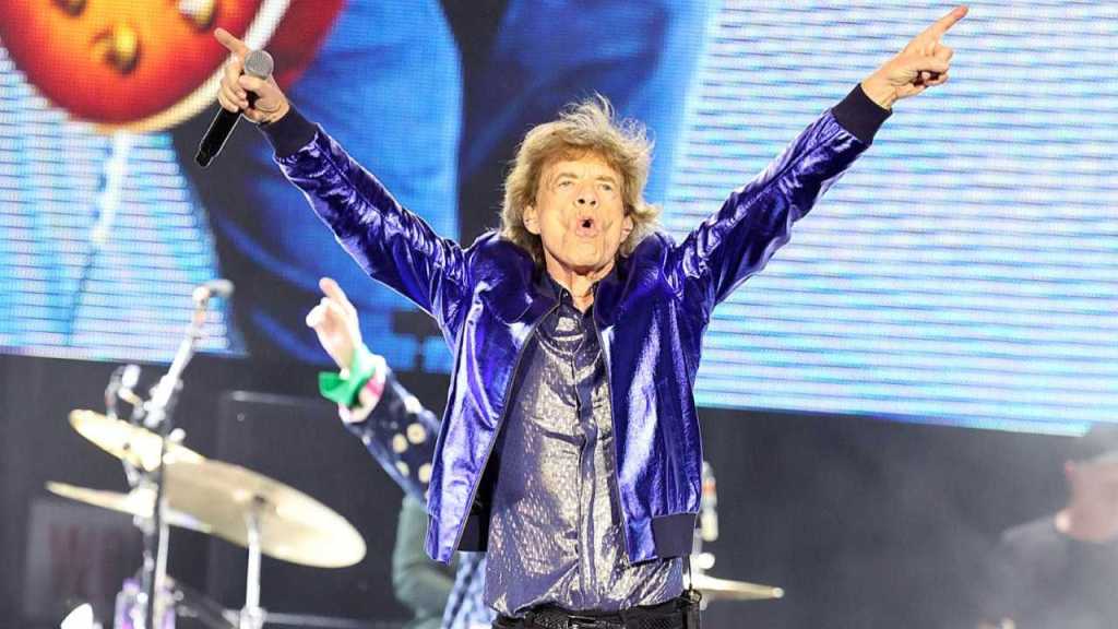 Mick Jagger demuestra por qué sigue siendo una leyenda del rock