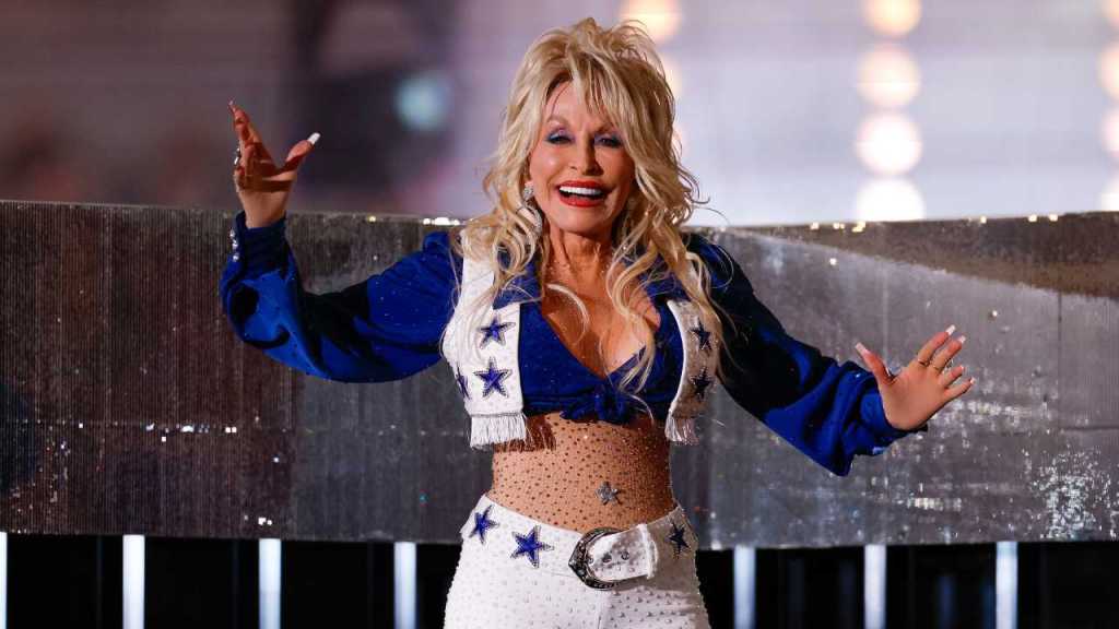 Dolly Parton tranquiliza a sus seguidores sobre su salud