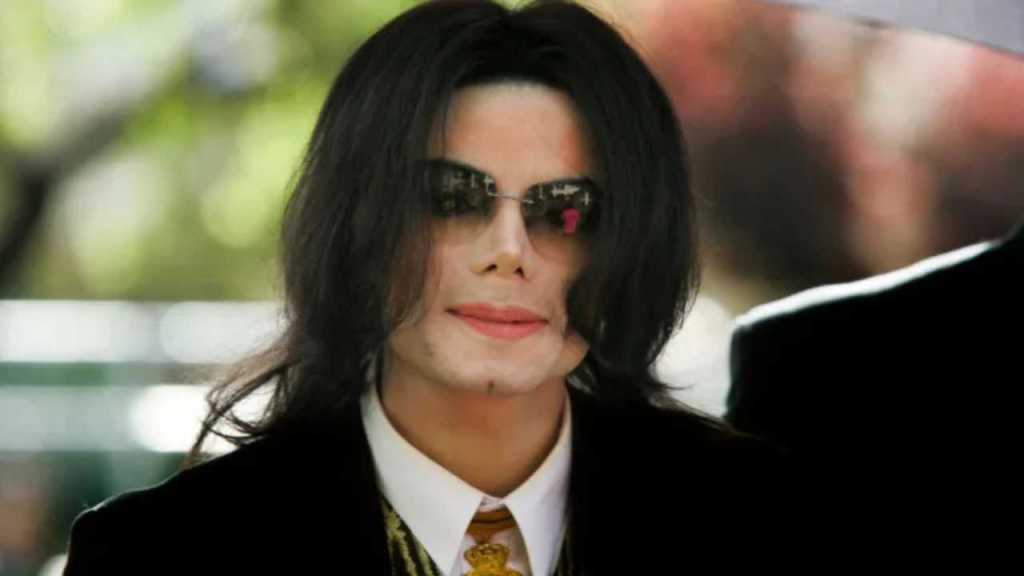 Michael Jackson queda fuera de un juicio público por ahora