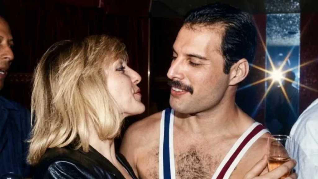 Freddie Mercury enfrentó su sexualidad en privado