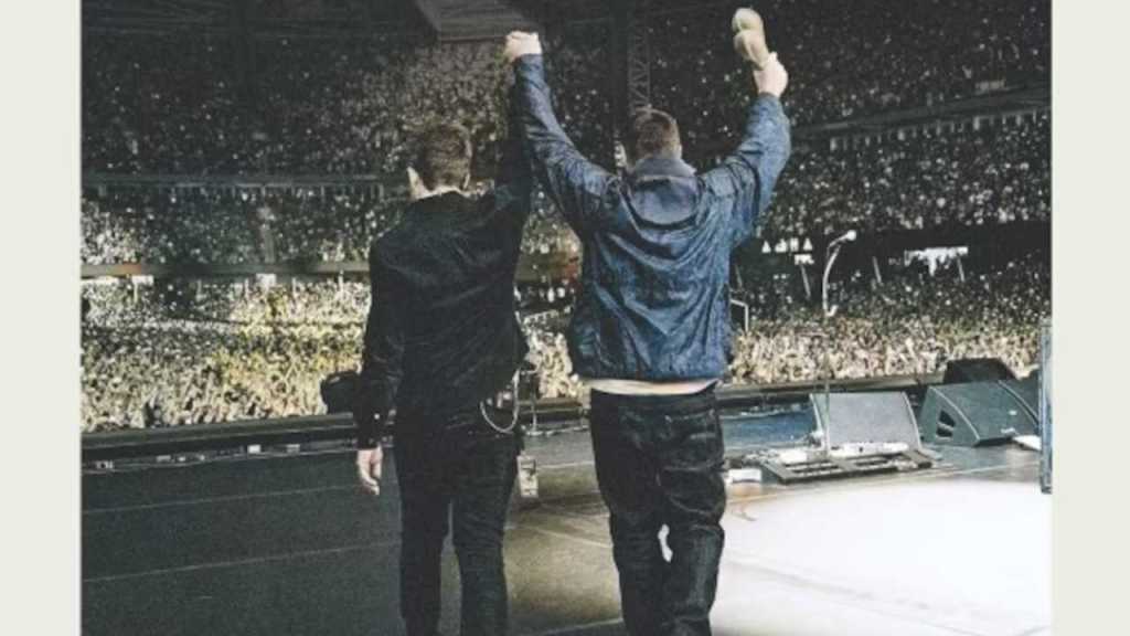 Oasis dejó que Liam y Noel hablaran con su música